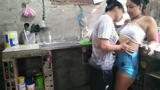 la vecina es muy puta no se a ido el marido y ya quiere que me la folle