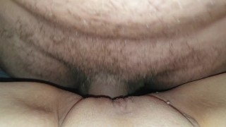 Mijn vriend neukt mij heerlijk diep. Hij doet ook ijs in mn kutje. Zijn sperma gaat in mijn kutje.