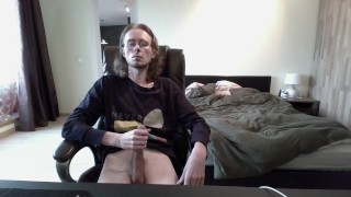 Afterschool Twink Special - Waiting For my Grindr Date to Get Ready