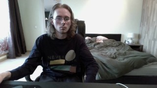 Afterschool Twink Special - Waiting For my Grindr Date to Get Ready