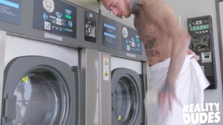 REALITY DUDES - Naughty Straight Guy Brian Michaels Gets To Drill Muscular Hunk Draven Navarro