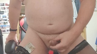 Vacuumcleanerfucker in Nylons