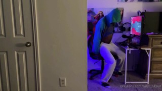 Stranger leaves a Gift