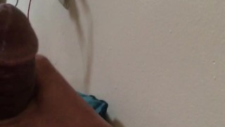 MANNYKILLÃxxx busting a Nut