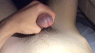 se masturber sous les couvertures pour que mes parents ne voient pas