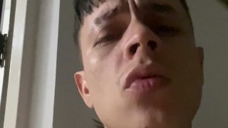 te gustaria olfatear cariño?