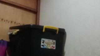 Nag jakol si kuya pag uwi galing school, Ang daming linabas na tamod.