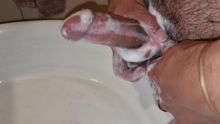 rasurando mi verga peluda con final feliz - elFlaco