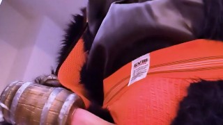 Gorilla shoots a monster load in hot barrel toy.🦍💦