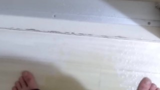 朝、トイレに駆け込んだけど間に合わずお漏らしした男性の末路・・・