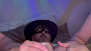 Je me rentre cette grosse bite dans mon cul et j’adore ça