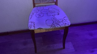 вздрочнул сидя на красивом стуле