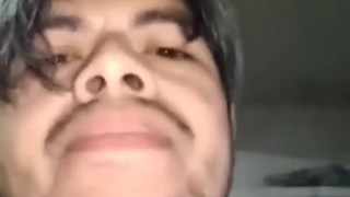 HOMBRE MEXICANO SEXY DESNUDO CON VERGA DESCOMUNAL Y LECHERA