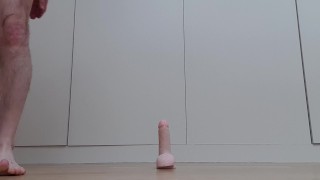 Godage gay : je me fais enculer par trois godes de plus en plus gros