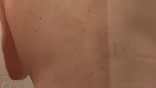 HOT TWINK IS TAKING A HOT STEAMY SHOWER