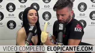 ALMENDRA CHUPA LA BANANA COMO UNA PIJA