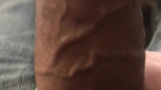 太くて厚いチンポを触られたい。シコられたい。