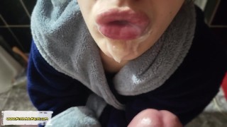 Duckface cum in Mouth! Yuuumi! - Mommy Big Lips love Ejaculation