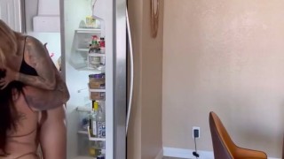 Devouring my girlfriend’s juicy ass and pussy for lunch MUST WATCH