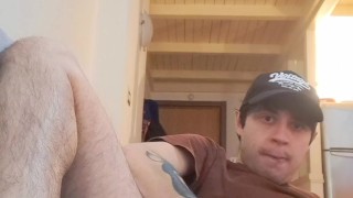 Molteplici orgasmi in omaggio al mio amico etero con fontana di sborra