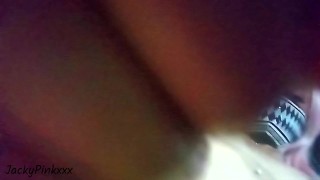 Me toco con un dildo hasta terminar y uso semen de mi novio