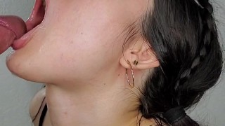 Sumisa cachonda quiere toda la leche para ella saborearla, se la traga toda