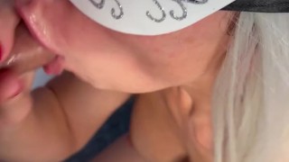 I love sucking dick💦💋