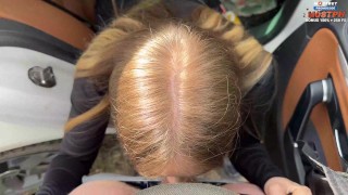 Показала сиськи,принялась сосать и трахаться на улице.Случайный секс с мачехой