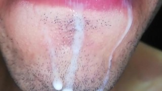 jugando con leche calientica en mi boca, tongue, saliva, lengua , sloopy, sucking, escupir fetish