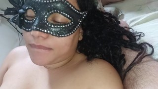 slutty wife all concentrated watching porn and ejaculating in front of her cuckold🍌🍆🍑🥛💦😋🤤