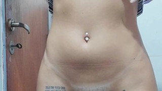 Masturbación en baño público