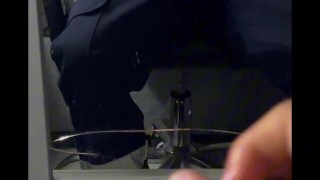 Mi vecina le gusta ver como me sale la leche