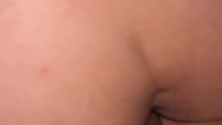 me da por atrás para que no le acuse que me coge 