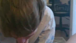 сделал минет студенту твинку и довел до оргазма