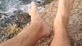 Klaus Joe cleanses itself with sea water and spicy sun