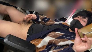 某〇〇校の美術の先生はオナニーを見せる芸術に目覚めた。