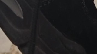 Licking the cum off my shoe! Jerking off on sneakers! Legs, cum, sportswear