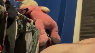 Gainer piggy shaking some ass