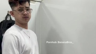 Masturbation Series: Nagjakol ako sa CR ng Mall