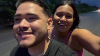 SEXI COLOMBIANA FOLLADA EN BAI PUBLICO MIENTRAS ESTAN MUCHAS PERSONAS MIRANDO