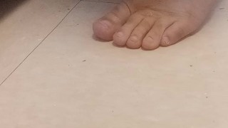 Watch my feet as I wash dishes ( look but don't touch)