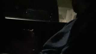 ショッピングモールの駐車場でバレないようにオナニーをする