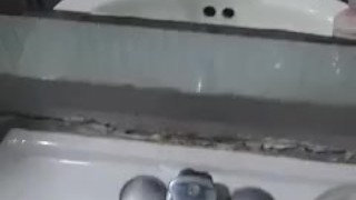 En el baño jalandome por que andaba bien caliente