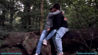 Lovers getting horny outside