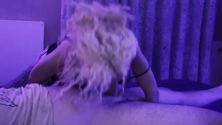 YO ENGULLENDO AL MÁXIMO HASTA LA TRÁQUEA BABEANDO PARA QUE ME EMBUCHE Y NO SE ATREVE A ABOFETEARME!!