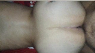 Me cojo a mi roomie y me la chupa