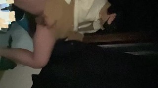 夜中に窓の前でオナニーしたら人が通りすぎてバレるかともった