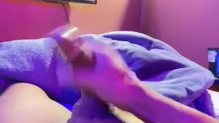 Cum on myself quickly