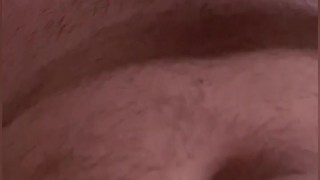 Grande cazzo italiano. masturbazione in primo piano.