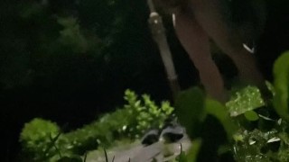 山奥の外灯の下でオナニーをしてみたら気持ちよかった